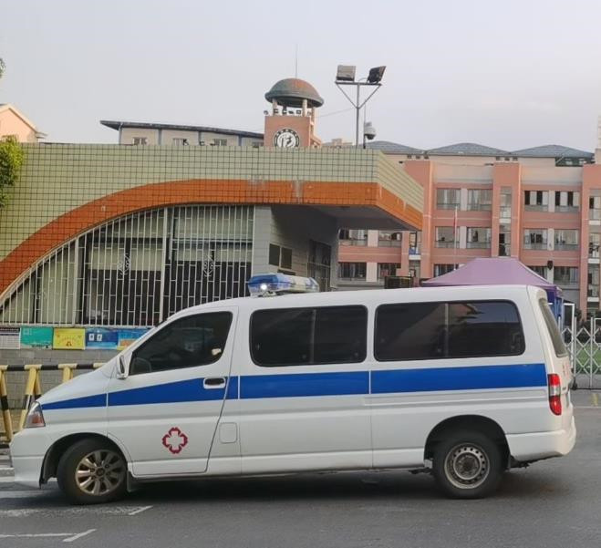 任县救护车出租护送骨折病人一公里多少钱